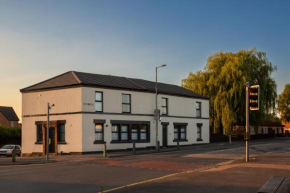 Amazing 3-bed apartment, free parking & free Wi-Fi